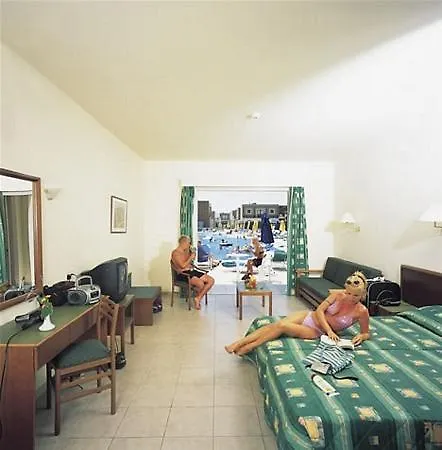 Lägenhetshotell Panas Village 4*