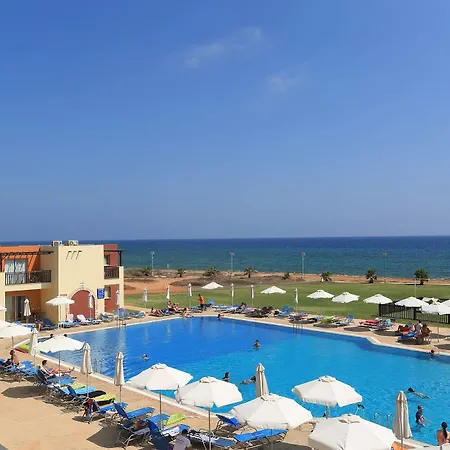 Panas Village מלון דירות 4*