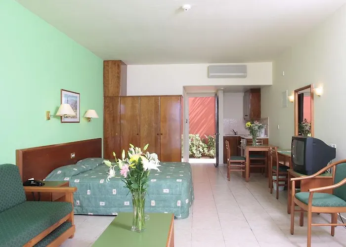 Aparthotel Panas Village 4*