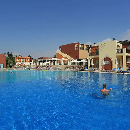 Panas Village Hotel apartamentowy